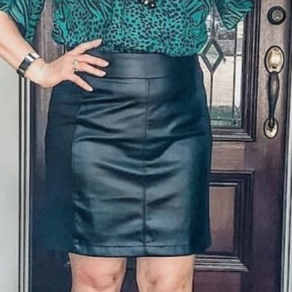 Cabi Fall 2019 Collection / Miranda Skirt